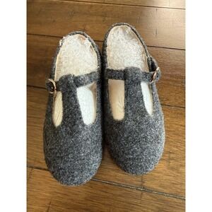 Girls gray mary janes ‎ Shoes, flats size 10.5 kids New
